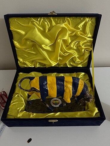 Fenerbahçe Biblo Kadıköy Boğa heykeli