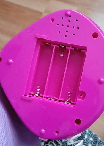 Pastel renkli oyuncak bebekler ve pembe oyuncak telefon - Görsel 4