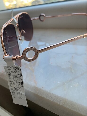 Guess Guess güneş gözlüğü hiç kullanılmadı