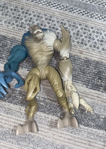 Gri Aksiyon Figürü Oyuncak - Görsel 2