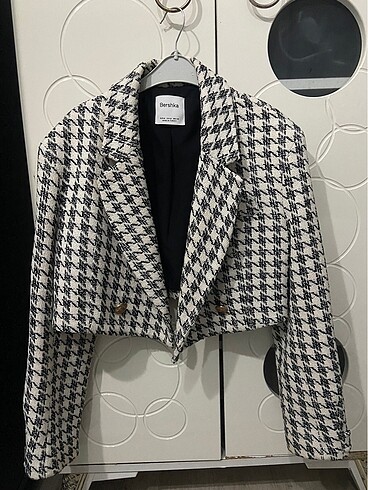 Bershka tüvit crop blazer