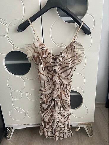 s Beden Stradivarius krem zebra desenli elbise