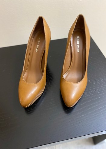 Bej Deri Stiletto Topuk Kadın Ayakkabı bir defa giyildi boss mar