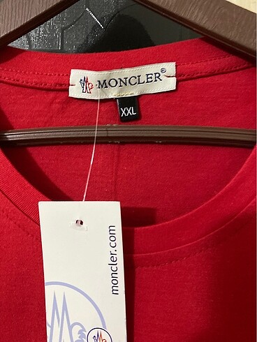 l Beden kırmızı Renk Sıfır moncler marka bayan tişört l beden
