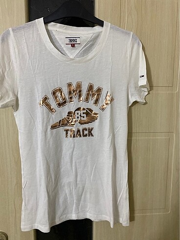 Sıfır tommy marka bayan tişört s beden