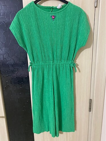 Az kullanıldı zara marka kız çocuk tulum9-10 yaş