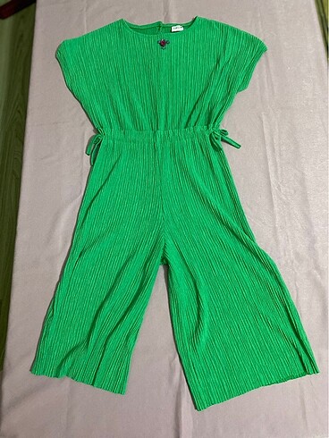 9 Yaş Beden Az kullanıldı zara marka kız çocuk tulum9-10 yaş