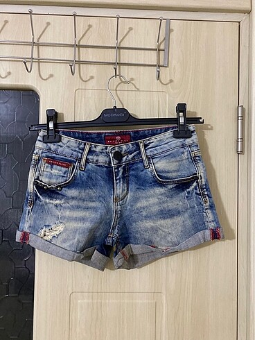 Sıfır philipp plein marka bayan jean şort 26 beden