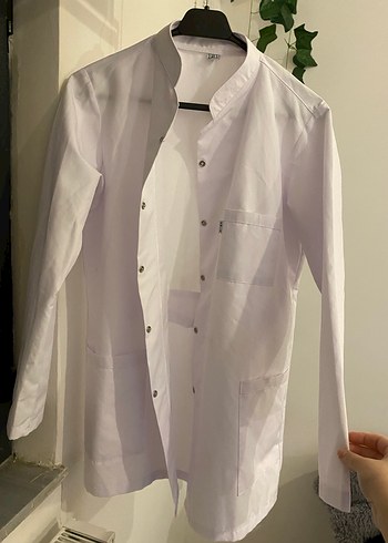 Beyaz Önlük Kadın - Görsel 2