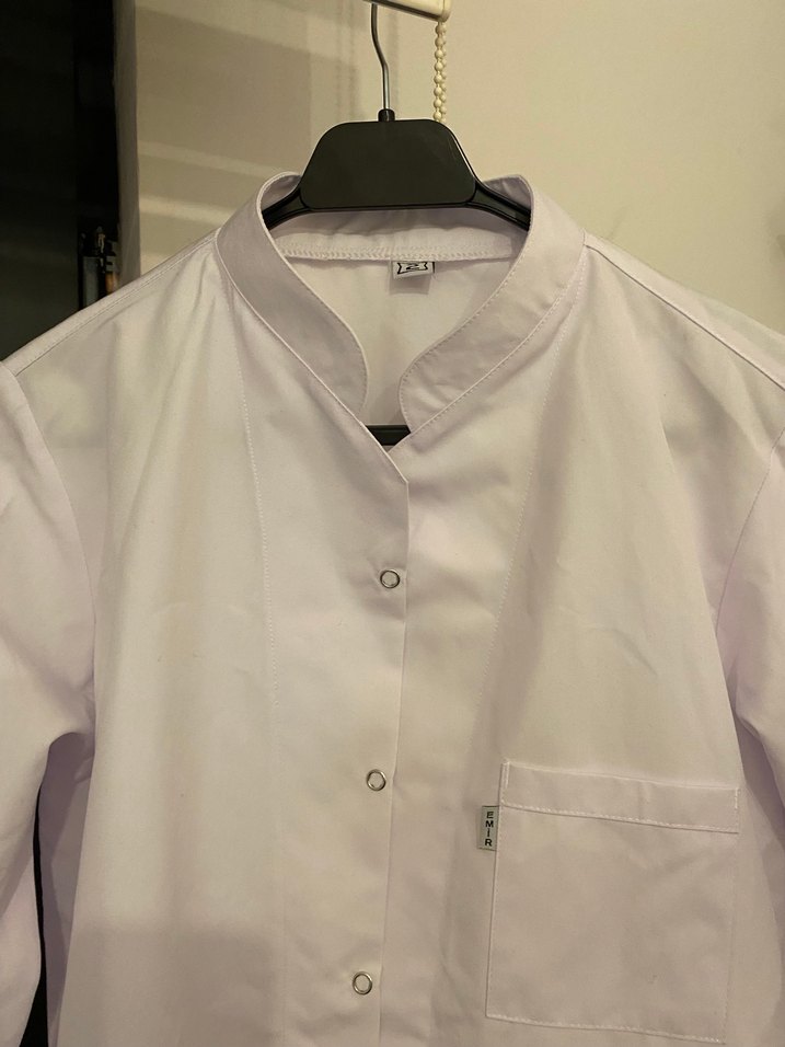 Beyaz Önlük Kadın - Görsel 3