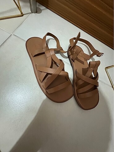 33 Beden Zara sandalet