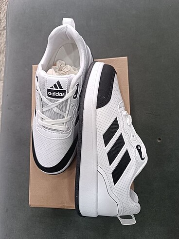 37 Beden Adidas Kadın Spor Ayakkabı