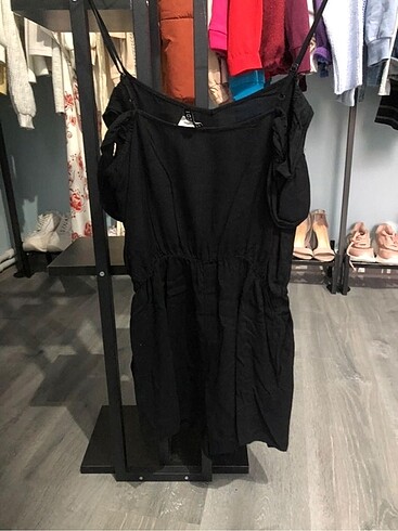 H&M Kısa tulum / düşük omuzlu