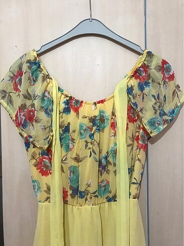 Bershka Sarı çiçekli elbise