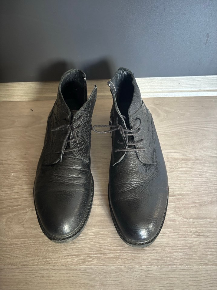 Siyah Erkek bağacıklı bot - Görsel 2