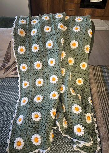 Çiçek Desenli Örgü Battaniye - Görsel 2