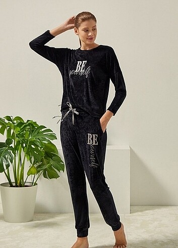 Kadın Uzun Kol Spor Kadife Pijama Takımı