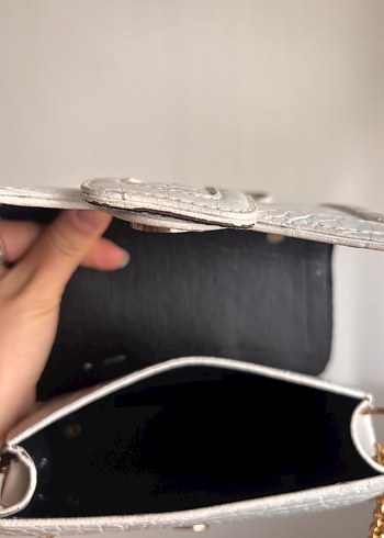 Beyaz Deri Yılan Desenli Tokalı Kadın Çanta - Görsel 6