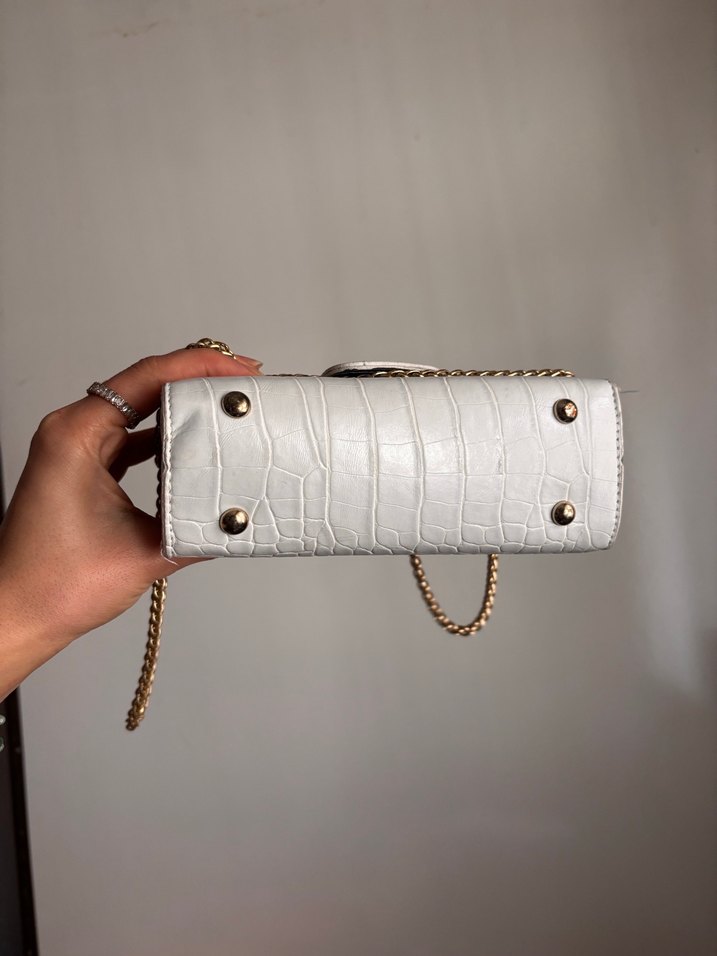 Beyaz Deri Yılan Desenli Tokalı Kadın Çanta - Görsel 4