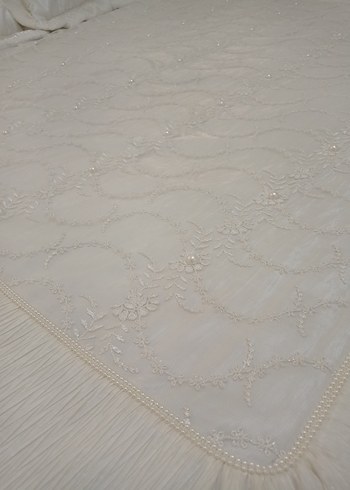 İşlemeli Beyaz Yatak Örtüsü - Görsel 2