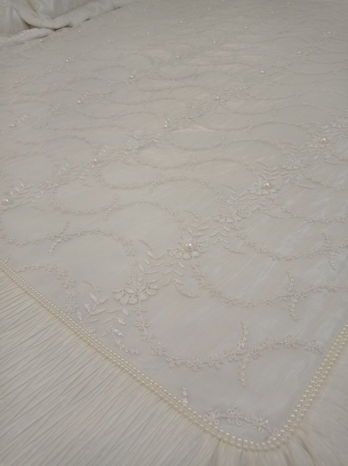 İşlemeli Beyaz Yatak Örtüsü - Görsel 2