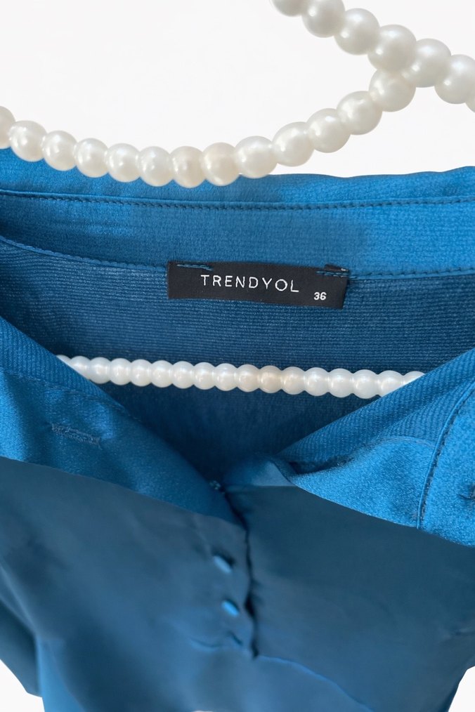 Mavi Saten Parlak Düğmeli Belden Bağlamalı Elbise - Görsel 4