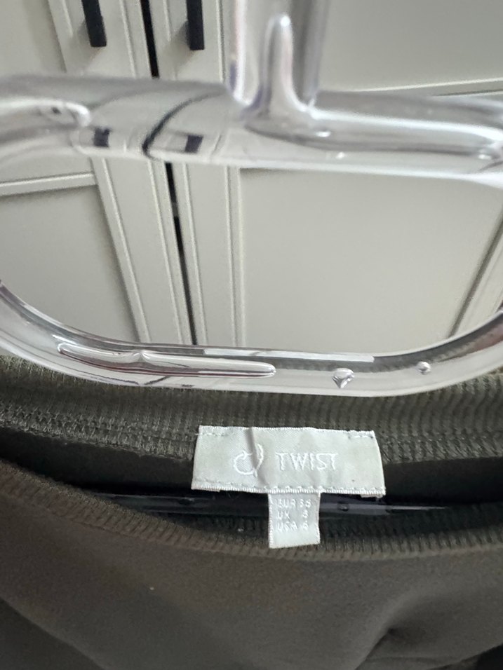 Uzun Kollu Kuşaklı Siyah Triko Elbise - Görsel 2