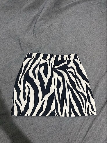 Trendyol & Milla zebra desenli mini etek