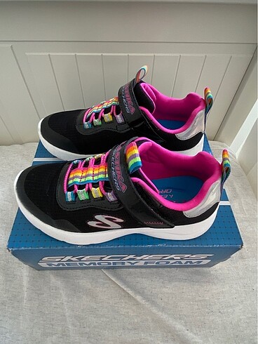 Skechers