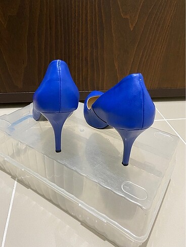 40 Beden Stiletto marka temsilidir