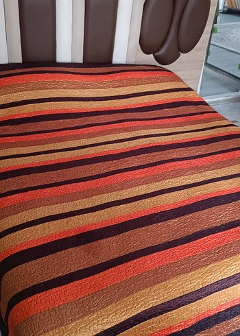 Kahverengi Çizgili Yatak Örtüsü - Görsel 2