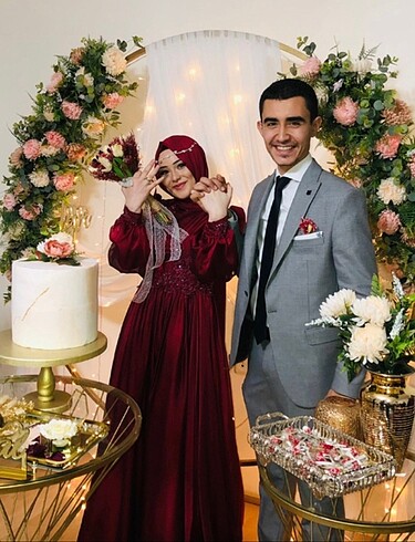 Nişan elbisesi