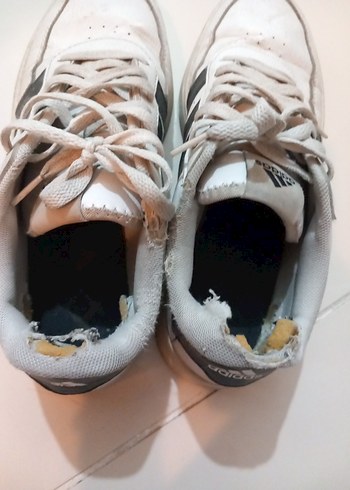 42 Beden Beyaz Adidas Bağcıklı Spor Ayakkabı