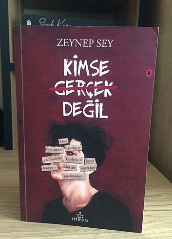 Kimse Gerçek Değil-Zeynep Sey