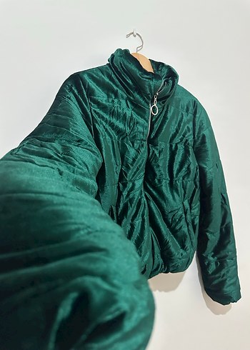 Yeşil Parlak Yüksek Yakalı Fermuarlı Kadın Ceket - Görsel 2