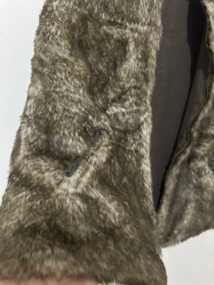 Gri Kürklü Kadın Kolsuz Yelek - Görsel 2