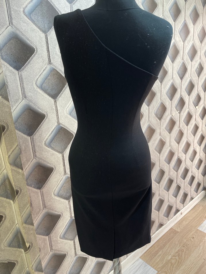 Siyah Tek Omuzlu Uzun Abiye Elbise - Görsel 4