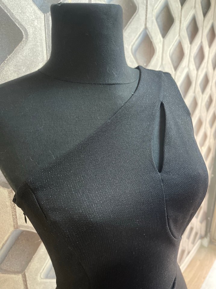 Siyah Tek Omuzlu Uzun Abiye Elbise - Görsel 3