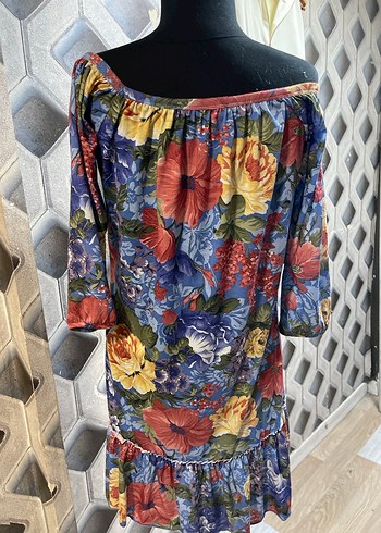 Çiçek Desenli Uzun Kayık Yaka Elbise - Görsel 3