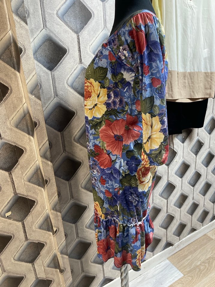 Çiçek Desenli Uzun Kayık Yaka Elbise - Görsel 2