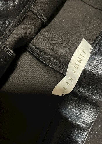 Düğmeli Siyah Mini Şort - Görsel 4