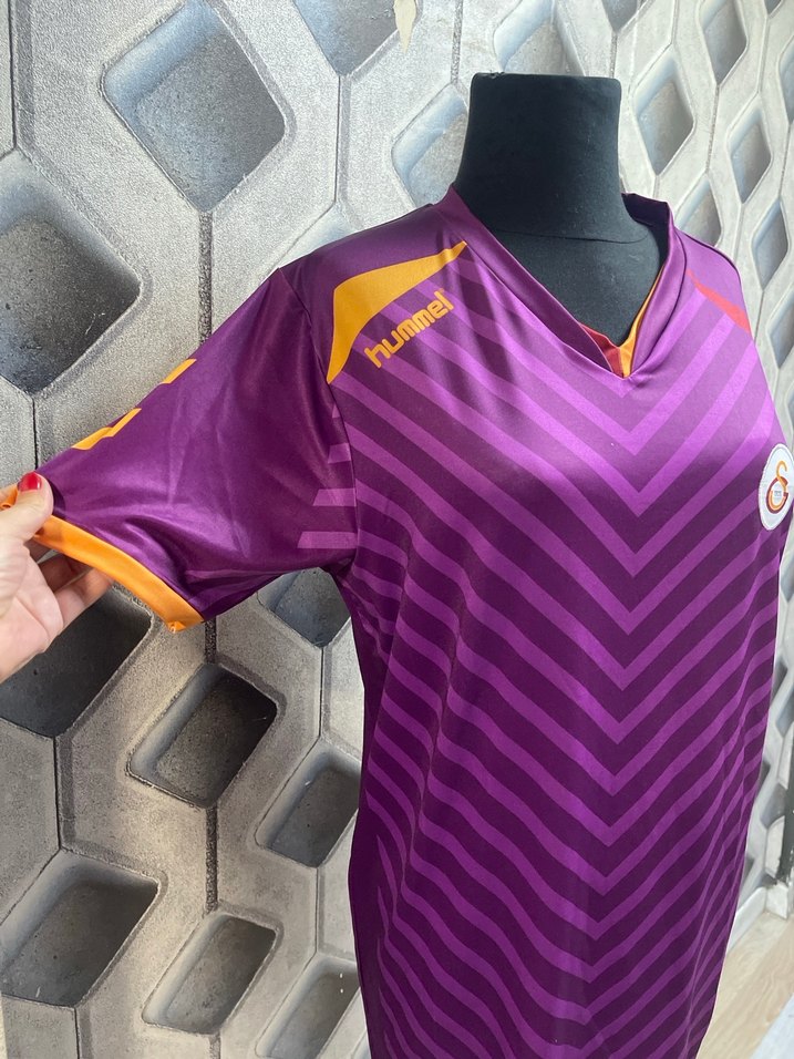 Mor V-Yaka Kısa Kollu Erkek Forma - Görsel 2