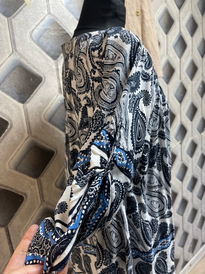 Bohem V Yaka Uzun Desenli  Bluzu - Görsel 3