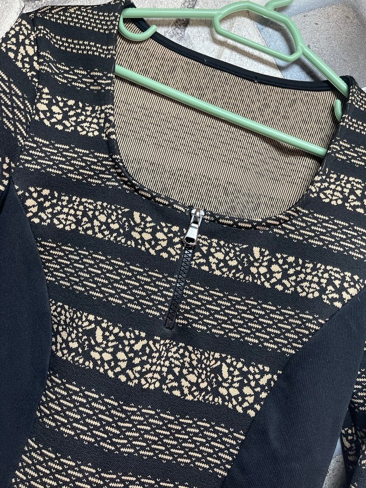 Dantel Detaylı Uzun Kollu Siyah Desenli Elbise - Görsel 3