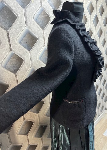 Kadın Siyah Yün Fırfırlı Uzun Blazer Ceket - Görsel 4