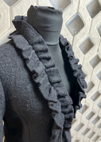 Kadın Siyah Yün Fırfırlı Uzun Blazer Ceket - Görsel 3