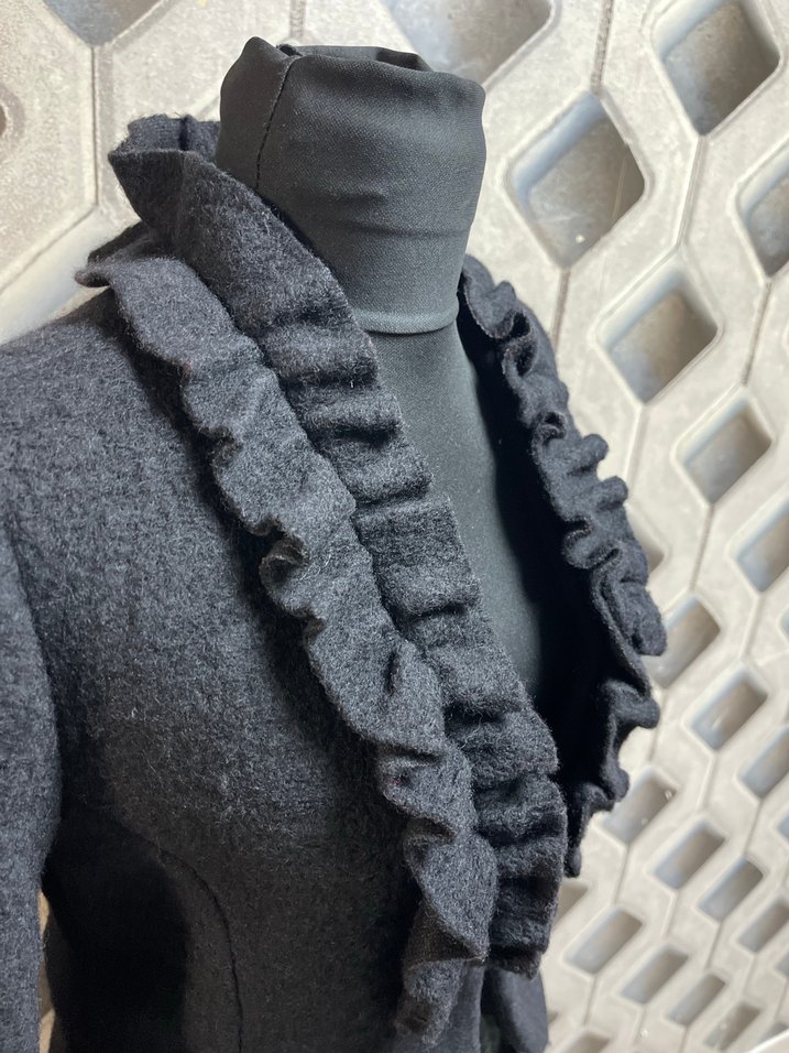 Kadın Siyah Yün Fırfırlı Uzun Blazer Ceket - Görsel 3