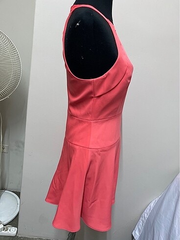 m Beden kırmızı Renk Bcbgmaxazria marka elbise