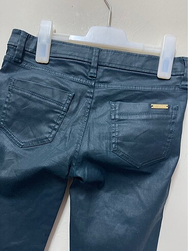 34 Beden yeşil Renk Massimo dutti marka pantolon