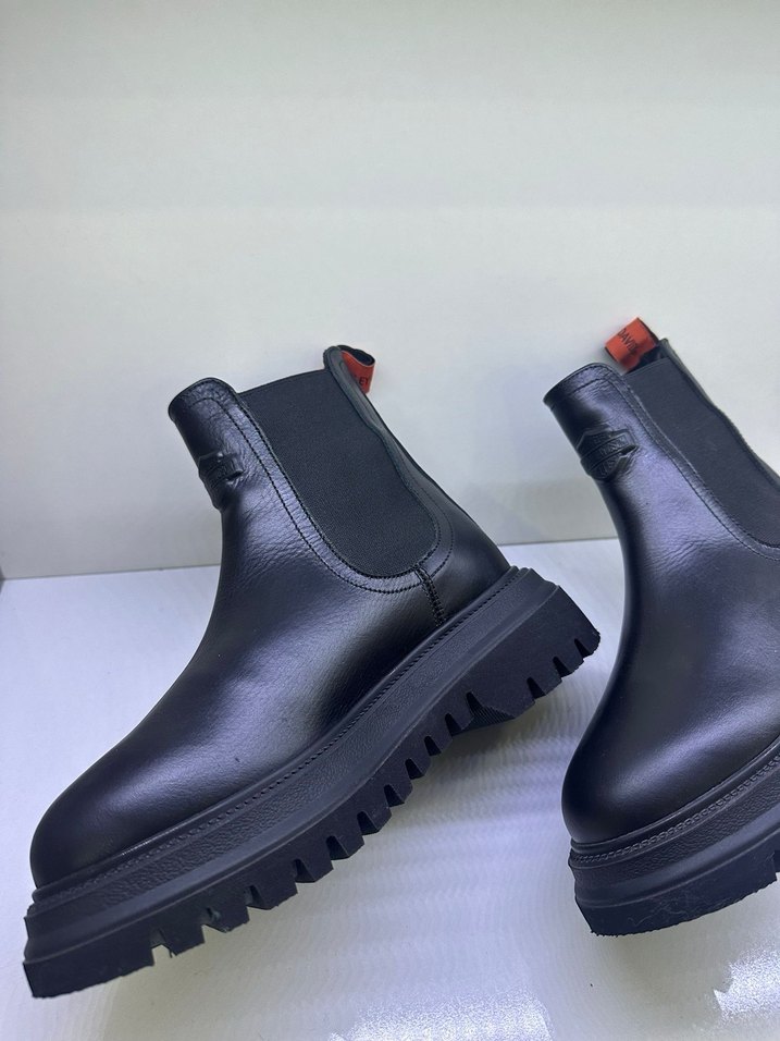 Harley davidson kadın bot - Görsel 3